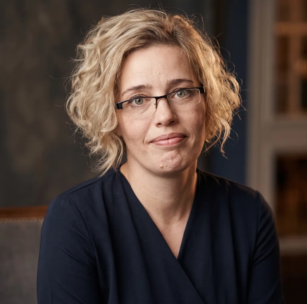 Nathalia, équipe salon onglerie Strasbourg