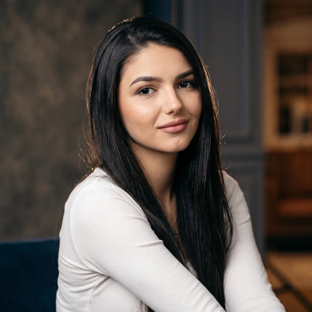Rubina, équipe salon onglerie Strasbourg
